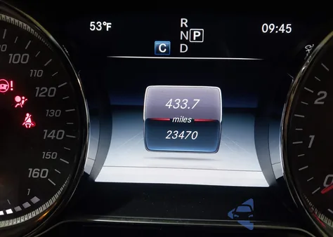 2017 Mercedes-Benz E 300 4Matic z USA, uszkodzony, nr VIN WDDZF4KB0HA134594